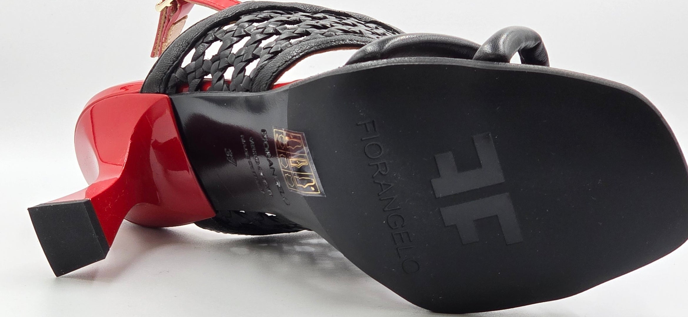 9077 Fiorangelo Sandals / Black - Red
