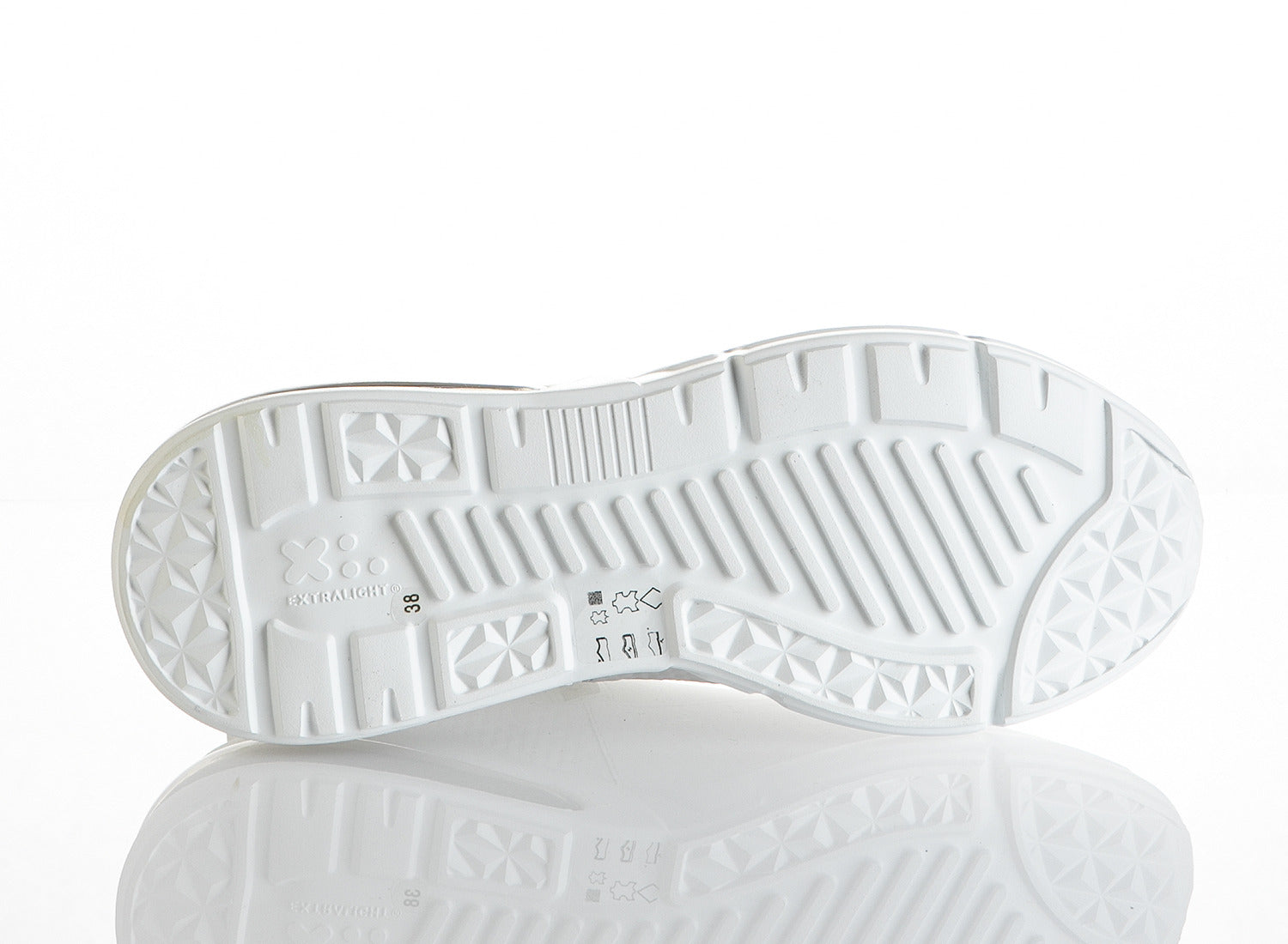 7040 Nando Muzi Sneakers / White